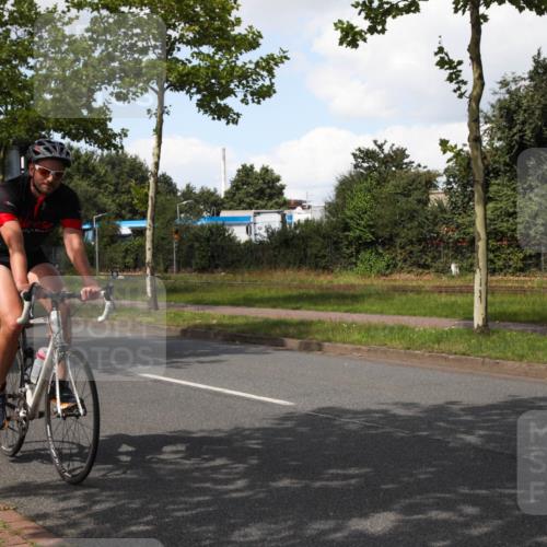 10.08.2025 - GEWOBA Citytriathlon Bremen Yannick Fuchs http://msf.ph/oto/8573861 10.08.2025 13:11:33 Radfahren 604, 664, 667, 686, 688, 708, 894, 915, 937 meine-sportfotos.de