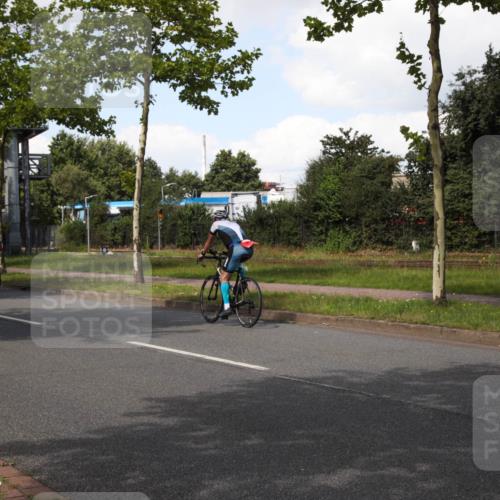 10.08.2025 - GEWOBA Citytriathlon Bremen Yannick Fuchs http://msf.ph/oto/8573869 10.08.2025 13:11:43 Radfahren 604, 635, 667, 750, 894, 933, 937, 966, 1017, 1032 meine-sportfotos.de