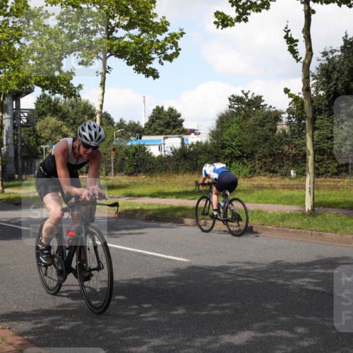 10.08.2025 - GEWOBA Citytriathlon Bremen Yannick Fuchs http://msf.ph/oto/8573873 10.08.2025 13:11:47 Radfahren 604, 635, 667, 750, 894, 933, 937, 966, 1017, 1032 meine-sportfotos.de