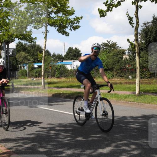 10.08.2025 - GEWOBA Citytriathlon Bremen Yannick Fuchs http://msf.ph/oto/8573875 10.08.2025 13:11:51 Radfahren 635, 667, 750, 894, 933, 937, 966, 1017, 1032 meine-sportfotos.de