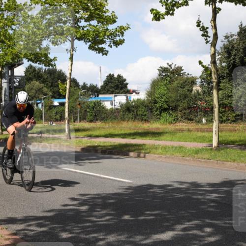 10.08.2025 - GEWOBA Citytriathlon Bremen Yannick Fuchs http://msf.ph/oto/8573883 10.08.2025 13:11:53 Radfahren 635, 750, 933, 937, 966, 1017, 1032 meine-sportfotos.de