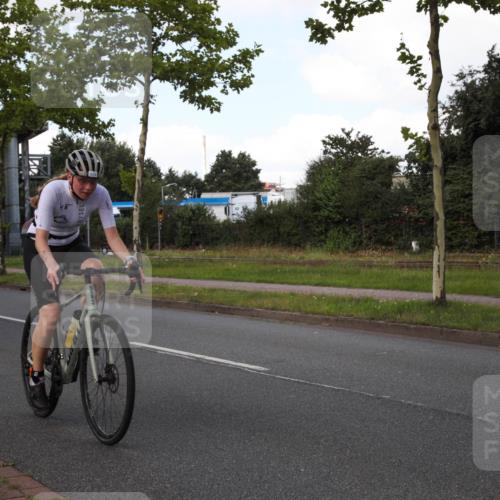 10.08.2025 - GEWOBA Citytriathlon Bremen Yannick Fuchs http://msf.ph/oto/8573897 10.08.2025 13:12:36 Radfahren 575, 789, 895, 902, 924, 1028, 1035 meine-sportfotos.de