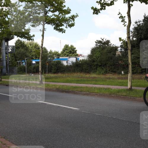 10.08.2025 - GEWOBA Citytriathlon Bremen Yannick Fuchs http://msf.ph/oto/8573914 10.08.2025 13:13:16 Radfahren 1029, 1039 meine-sportfotos.de