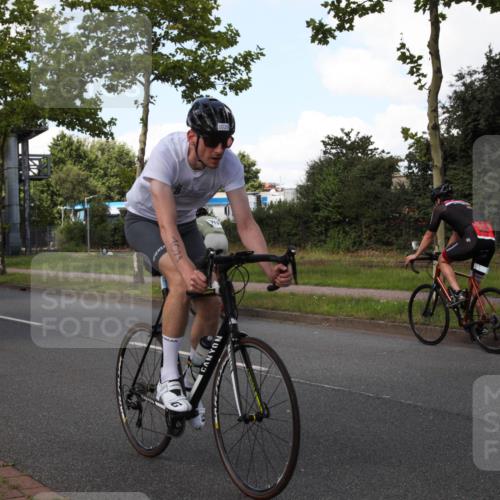 10.08.2025 - GEWOBA Citytriathlon Bremen Yannick Fuchs http://msf.ph/oto/8573917 10.08.2025 13:13:21 Radfahren 905, 1029, 1039 meine-sportfotos.de