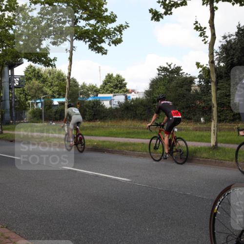 10.08.2025 - GEWOBA Citytriathlon Bremen Yannick Fuchs http://msf.ph/oto/8573918 10.08.2025 13:13:21 Radfahren 905, 1029, 1039 meine-sportfotos.de