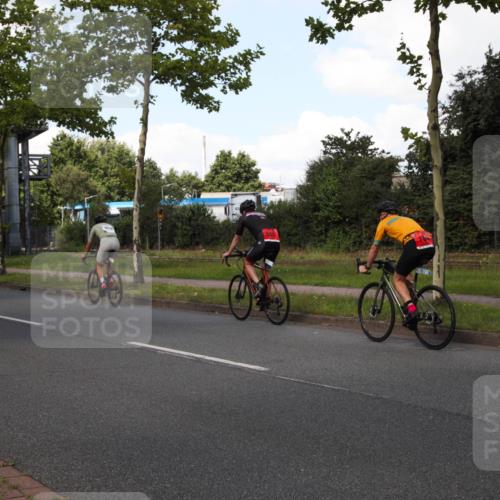 10.08.2025 - GEWOBA Citytriathlon Bremen Yannick Fuchs http://msf.ph/oto/8573919 10.08.2025 13:13:21 Radfahren 905, 1029, 1039 meine-sportfotos.de