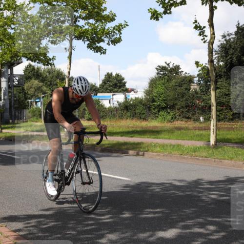 10.08.2025 - GEWOBA Citytriathlon Bremen Yannick Fuchs http://msf.ph/oto/8573924 10.08.2025 13:13:36 Radfahren 742, 781, 784, 790, 905, 982, 1015, 1033, 1039 meine-sportfotos.de