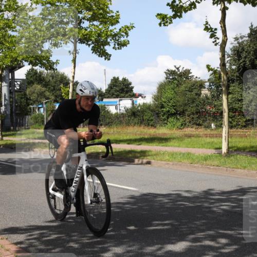 10.08.2025 - GEWOBA Citytriathlon Bremen Yannick Fuchs http://msf.ph/oto/8573931 10.08.2025 13:13:44 Radfahren 742, 781, 784, 790, 982, 1015, 1033 meine-sportfotos.de