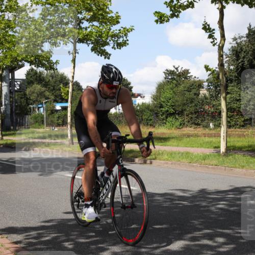 10.08.2025 - GEWOBA Citytriathlon Bremen Yannick Fuchs http://msf.ph/oto/8573932 10.08.2025 13:13:46 Radfahren 742, 781, 784, 790, 982, 1015, 1033 meine-sportfotos.de