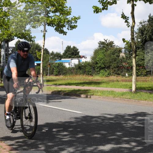 10.08.2025 - GEWOBA Citytriathlon Bremen Yannick Fuchs http://msf.ph/oto/8573933 10.08.2025 13:13:48 Radfahren 742, 781, 784, 790, 982, 1033 meine-sportfotos.de