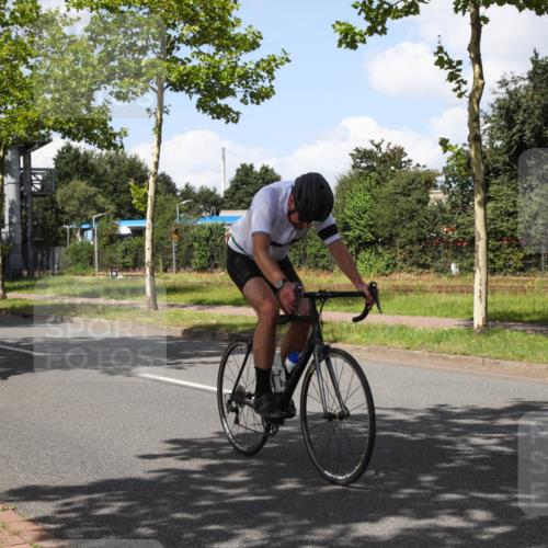 10.08.2025 - GEWOBA Citytriathlon Bremen Yannick Fuchs http://msf.ph/oto/8573935 10.08.2025 13:14:07 Radfahren 555, 707, 764, 766, 783, 804, 1019 meine-sportfotos.de