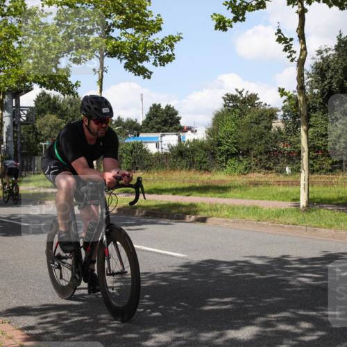 10.08.2025 - GEWOBA Citytriathlon Bremen Yannick Fuchs http://msf.ph/oto/8573937 10.08.2025 13:14:15 Radfahren 555, 707, 764, 766, 783, 804, 1019 meine-sportfotos.de