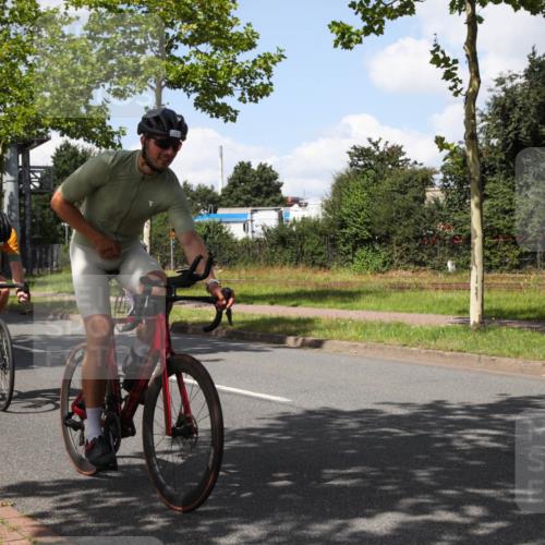 10.08.2025 - GEWOBA Citytriathlon Bremen Yannick Fuchs http://msf.ph/oto/8573939 10.08.2025 13:14:18 Radfahren 555, 764, 766, 783, 1019 meine-sportfotos.de