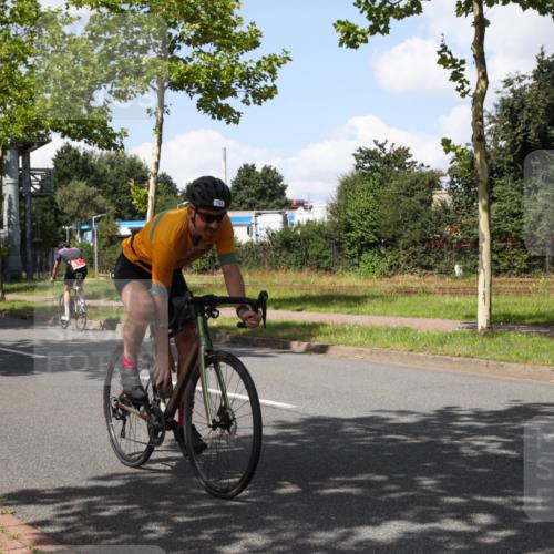 10.08.2025 - GEWOBA Citytriathlon Bremen Yannick Fuchs http://msf.ph/oto/8573940 10.08.2025 13:14:18 Radfahren 555, 764, 766, 783, 1019 meine-sportfotos.de