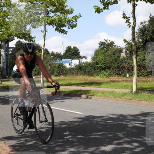 10.08.2025 - GEWOBA Citytriathlon Bremen Yannick Fuchs http://msf.ph/oto/8573941 10.08.2025 13:14:22 Radfahren 555, 764, 766, 1019 meine-sportfotos.de