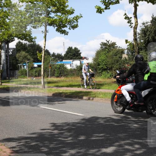 10.08.2025 - GEWOBA Citytriathlon Bremen Yannick Fuchs http://msf.ph/oto/8573942 10.08.2025 13:14:38 Radfahren 772, 877 meine-sportfotos.de