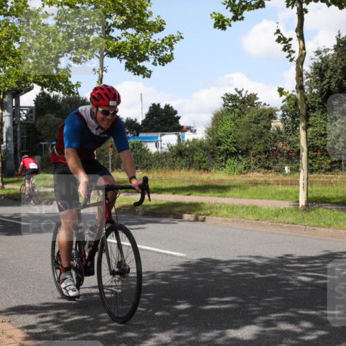 10.08.2025 - GEWOBA Citytriathlon Bremen Yannick Fuchs http://msf.ph/oto/8573943 10.08.2025 13:14:43 Radfahren 772, 877 meine-sportfotos.de