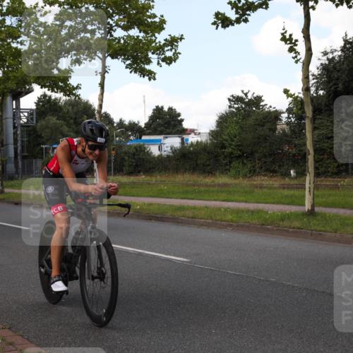 10.08.2025 - GEWOBA Citytriathlon Bremen Yannick Fuchs http://msf.ph/oto/8573950 10.08.2025 13:15:05 Radfahren 765, 826, 913 meine-sportfotos.de