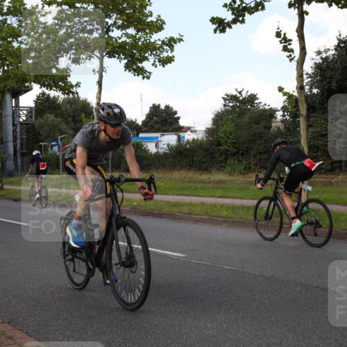 10.08.2025 - GEWOBA Citytriathlon Bremen Yannick Fuchs http://msf.ph/oto/8573953 10.08.2025 13:15:12 Radfahren 736, 765, 826, 913, 969 meine-sportfotos.de