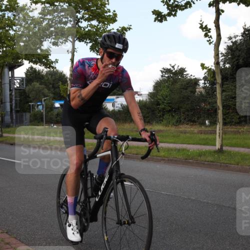10.08.2025 - GEWOBA Citytriathlon Bremen Yannick Fuchs http://msf.ph/oto/8573955 10.08.2025 13:15:16 Radfahren 736, 749, 758, 765, 826, 913, 969 meine-sportfotos.de