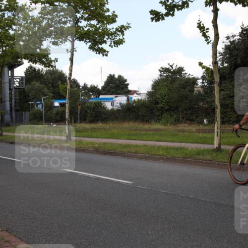 10.08.2025 - GEWOBA Citytriathlon Bremen Yannick Fuchs http://msf.ph/oto/8573956 10.08.2025 13:15:18 Radfahren 736, 749, 758, 765, 826, 940, 969 meine-sportfotos.de