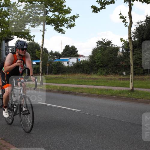 10.08.2025 - GEWOBA Citytriathlon Bremen Yannick Fuchs http://msf.ph/oto/8573964 10.08.2025 13:15:29 Radfahren 636, 736, 749, 758, 843, 940, 969, 1025 meine-sportfotos.de