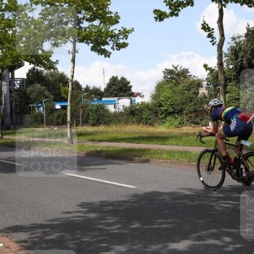 10.08.2025 - GEWOBA Citytriathlon Bremen Yannick Fuchs http://msf.ph/oto/8573974 10.08.2025 13:16:13 Radfahren 591, 632, 892 meine-sportfotos.de