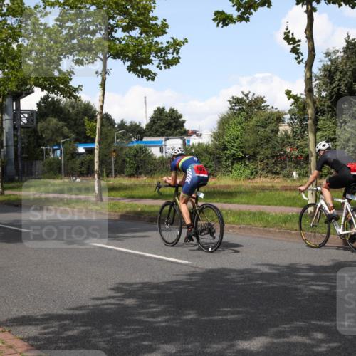 10.08.2025 - GEWOBA Citytriathlon Bremen Yannick Fuchs http://msf.ph/oto/8573975 10.08.2025 13:16:13 Radfahren 591, 632, 892 meine-sportfotos.de