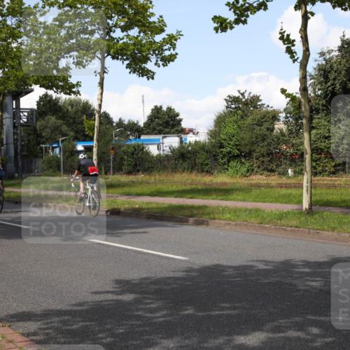 10.08.2025 - GEWOBA Citytriathlon Bremen Yannick Fuchs http://msf.ph/oto/8573977 10.08.2025 13:16:14 Radfahren 591, 632, 892 meine-sportfotos.de