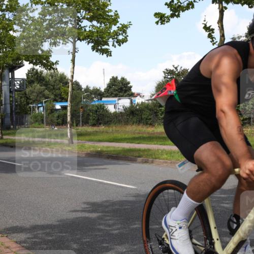 10.08.2025 - GEWOBA Citytriathlon Bremen Yannick Fuchs http://msf.ph/oto/8573982 10.08.2025 13:16:15 Radfahren 591, 632, 892 meine-sportfotos.de