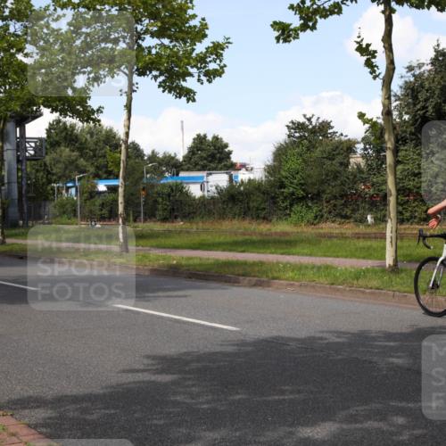 10.08.2025 - GEWOBA Citytriathlon Bremen Yannick Fuchs http://msf.ph/oto/8573983 10.08.2025 13:16:16 Radfahren 591, 632, 892 meine-sportfotos.de