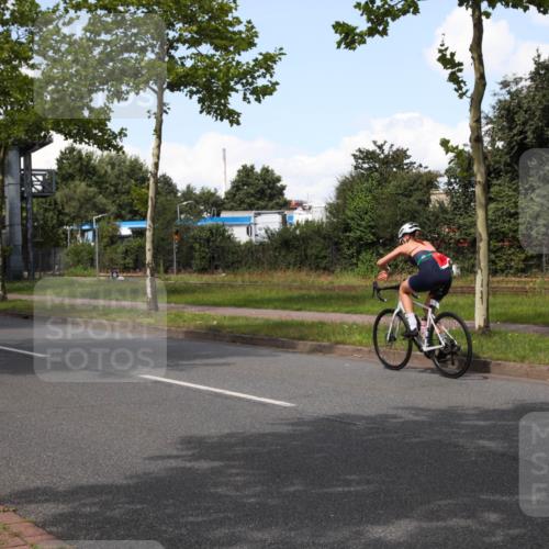 10.08.2025 - GEWOBA Citytriathlon Bremen Yannick Fuchs http://msf.ph/oto/8573984 10.08.2025 13:16:16 Radfahren 591, 632, 892 meine-sportfotos.de