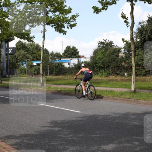 10.08.2025 - GEWOBA Citytriathlon Bremen Yannick Fuchs http://msf.ph/oto/8573985 10.08.2025 13:16:16 Radfahren 591, 632, 892 meine-sportfotos.de