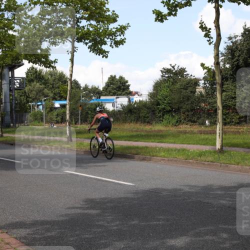 10.08.2025 - GEWOBA Citytriathlon Bremen Yannick Fuchs http://msf.ph/oto/8573986 10.08.2025 13:16:16 Radfahren 591, 632, 892 meine-sportfotos.de