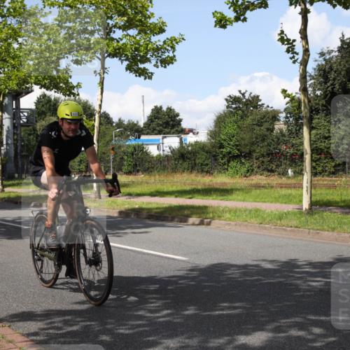 10.08.2025 - GEWOBA Citytriathlon Bremen Yannick Fuchs http://msf.ph/oto/8573991 10.08.2025 13:16:22 Radfahren 591, 632, 813, 892 meine-sportfotos.de