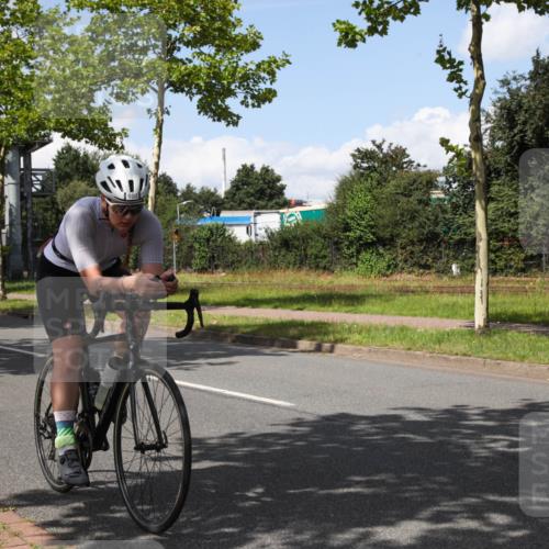10.08.2025 - GEWOBA Citytriathlon Bremen Yannick Fuchs http://msf.ph/oto/8574002 10.08.2025 13:17:19 Radfahren 602, 720, 910, 921, 1018 meine-sportfotos.de