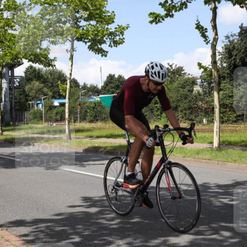 10.08.2025 - GEWOBA Citytriathlon Bremen Yannick Fuchs http://msf.ph/oto/8574010 10.08.2025 13:18:03 Radfahren 795 meine-sportfotos.de