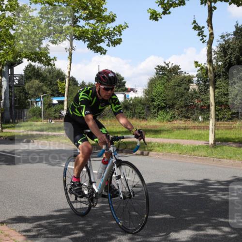 10.08.2025 - GEWOBA Citytriathlon Bremen Yannick Fuchs http://msf.ph/oto/8574013 10.08.2025 13:18:57 Radfahren 671, 709, 726, 899, 975 meine-sportfotos.de