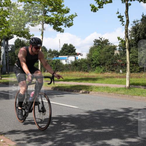 10.08.2025 - GEWOBA Citytriathlon Bremen Yannick Fuchs http://msf.ph/oto/8574019 10.08.2025 13:19:19 Radfahren 671, 762, 803, 899, 983, 1002 meine-sportfotos.de