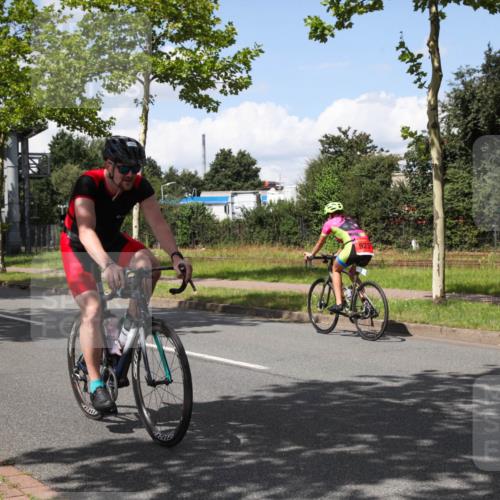 10.08.2025 - GEWOBA Citytriathlon Bremen Yannick Fuchs http://msf.ph/oto/8574031 10.08.2025 13:21:08 Radfahren 581, 953, 1023 meine-sportfotos.de
