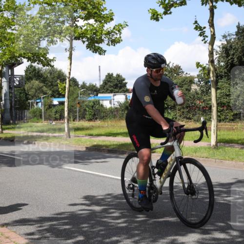 10.08.2025 - GEWOBA Citytriathlon Bremen Yannick Fuchs http://msf.ph/oto/8574036 10.08.2025 13:22:00 Radfahren 663, 923 meine-sportfotos.de
