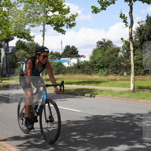 10.08.2025 - GEWOBA Citytriathlon Bremen Yannick Fuchs http://msf.ph/oto/8574041 10.08.2025 13:23:07 Radfahren 925, 946, 963 meine-sportfotos.de