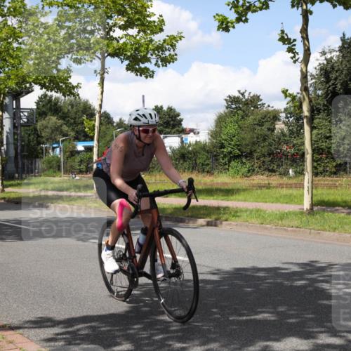 10.08.2025 - GEWOBA Citytriathlon Bremen Yannick Fuchs http://msf.ph/oto/8574044 10.08.2025 13:23:24 Radfahren 908, 925, 939, 945, 946, 954 meine-sportfotos.de