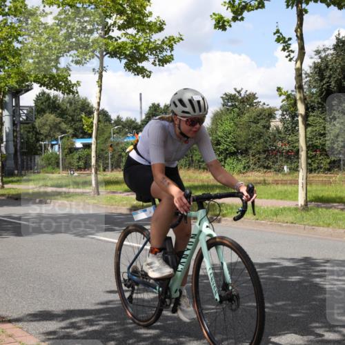 10.08.2025 - GEWOBA Citytriathlon Bremen Yannick Fuchs http://msf.ph/oto/8574053 10.08.2025 13:24:42 Radfahren 808, 928 meine-sportfotos.de