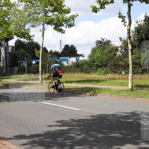 10.08.2025 - GEWOBA Citytriathlon Bremen Yannick Fuchs http://msf.ph/oto/8574074 10.08.2025 13:27:11 Radfahren  meine-sportfotos.de