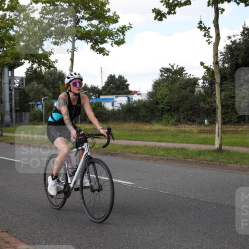 10.08.2025 - GEWOBA Citytriathlon Bremen Yannick Fuchs http://msf.ph/oto/8574089 10.08.2025 13:27:49 Radfahren 941, 958 meine-sportfotos.de