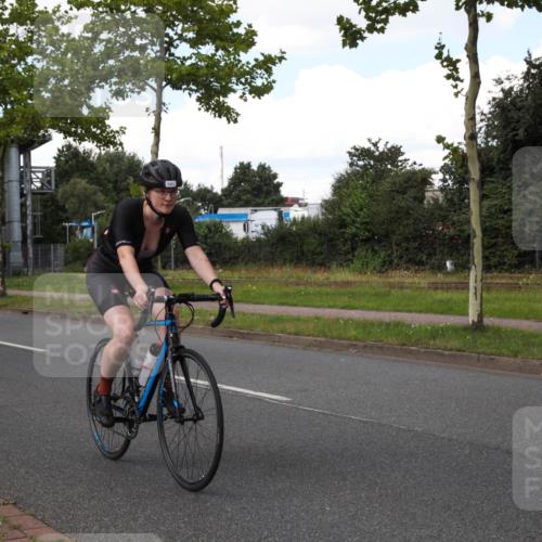 10.08.2025 - GEWOBA Citytriathlon Bremen Yannick Fuchs http://msf.ph/oto/8574090 10.08.2025 13:28:02 Radfahren 746, 941 meine-sportfotos.de