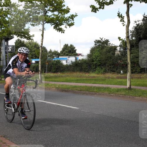 10.08.2025 - GEWOBA Citytriathlon Bremen Yannick Fuchs http://msf.ph/oto/8574093 10.08.2025 13:28:23 Radfahren 746, 903 meine-sportfotos.de