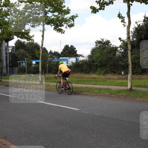 10.08.2025 - GEWOBA Citytriathlon Bremen Yannick Fuchs http://msf.ph/oto/8574119 10.08.2025 13:29:02 Radfahren  meine-sportfotos.de
