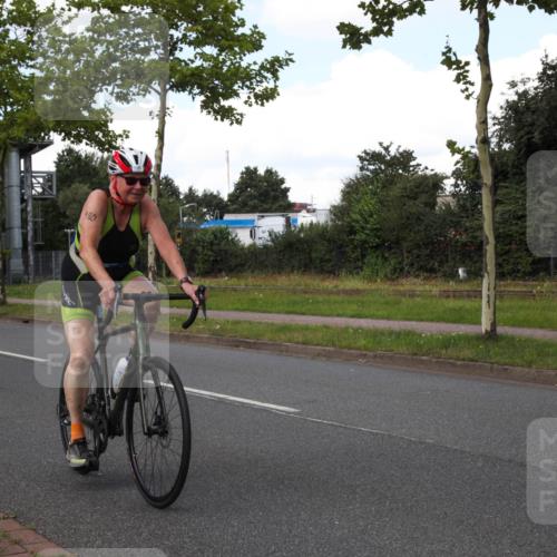 10.08.2025 - GEWOBA Citytriathlon Bremen Yannick Fuchs http://msf.ph/oto/8574122 10.08.2025 13:29:35 Radfahren 980, 1032 meine-sportfotos.de